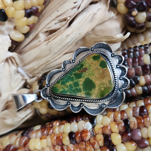 Incredible Native American Navajo Royston Turquoise & Sterling Pendant 💚🎁🤎 - Picture 11 of 11